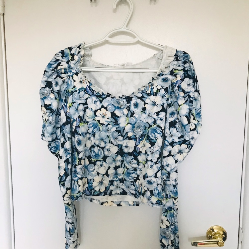 Misguided puff Sleeve Floral blouse